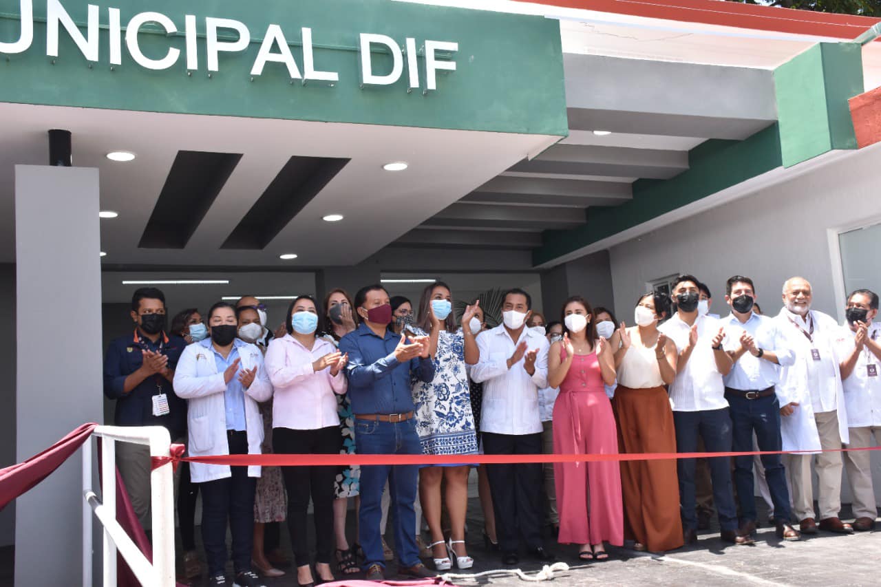 Directora del SMDIF Córdoba, asistió a la Inauguración de la Unidad Médica Municipal DIF Fortín.