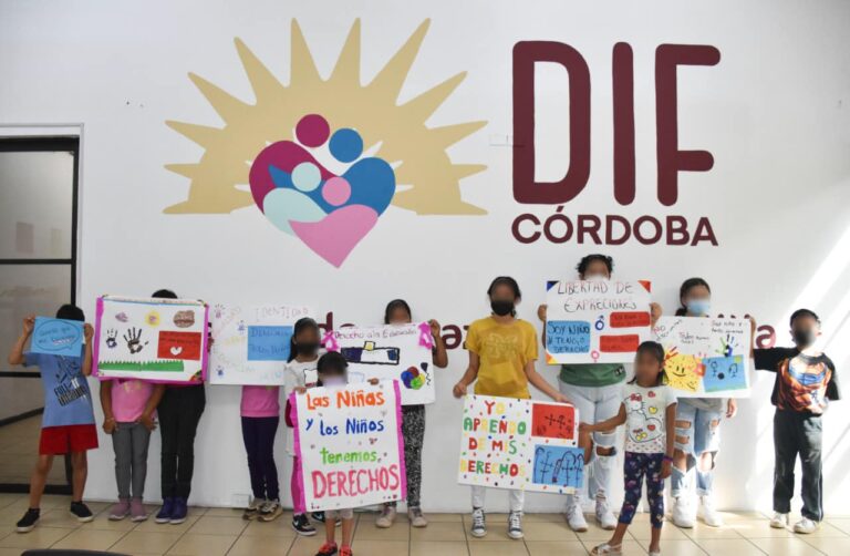 Niñas y Niños del Taller de DIF, realizan recorrido para la promoción activa de sus derechos.