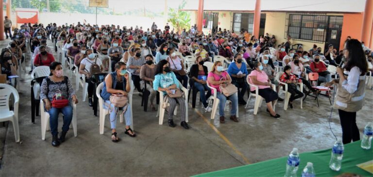 Procuraduria imparte charla informativa sobre el Testamento en San José de Tapia.