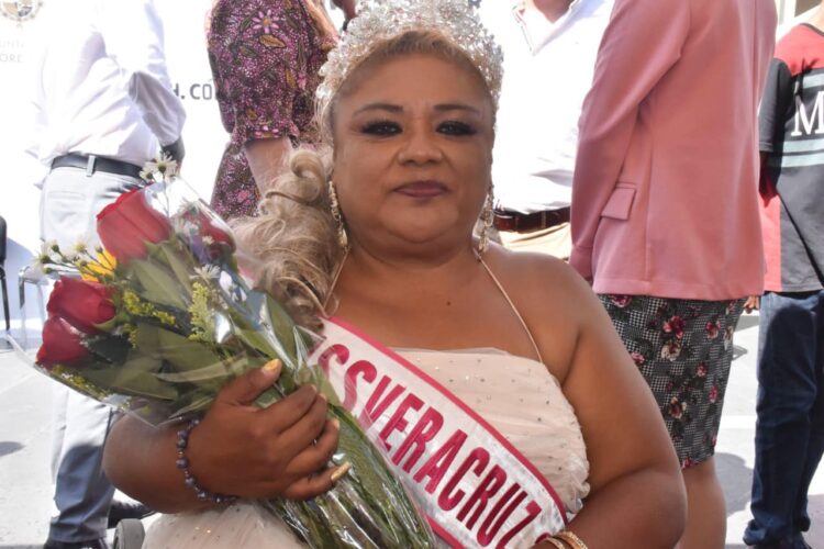 DIF asiste a la coronación de Miss Wheelchair México.