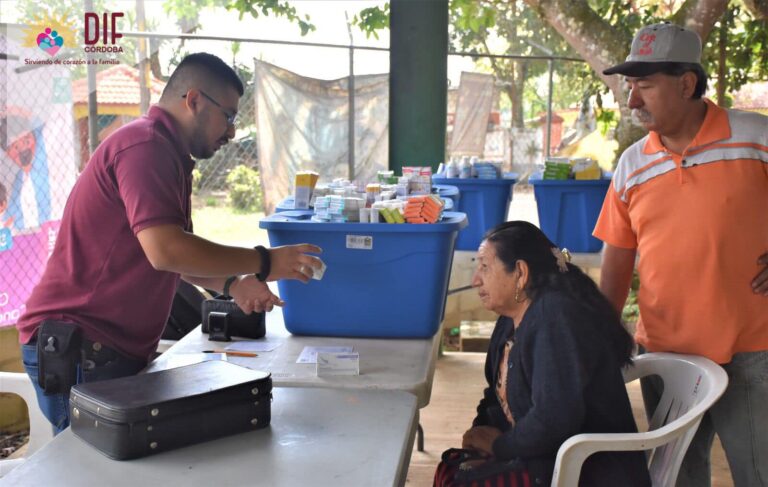 Brigada “Atendiendo con Amor a la Familia”