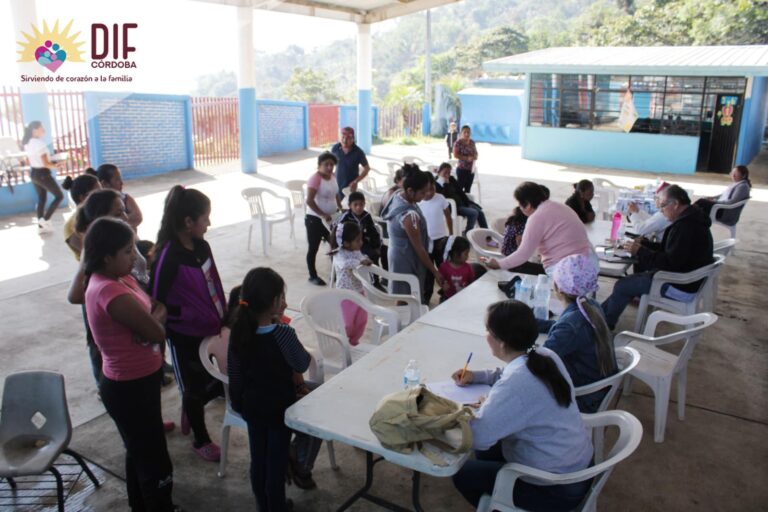 Continuamos con nuestra brigada “Atendiendo con Amor a la Familia” la cual en esta ocasión visitó la comunidad Agrícola Santa Maria.