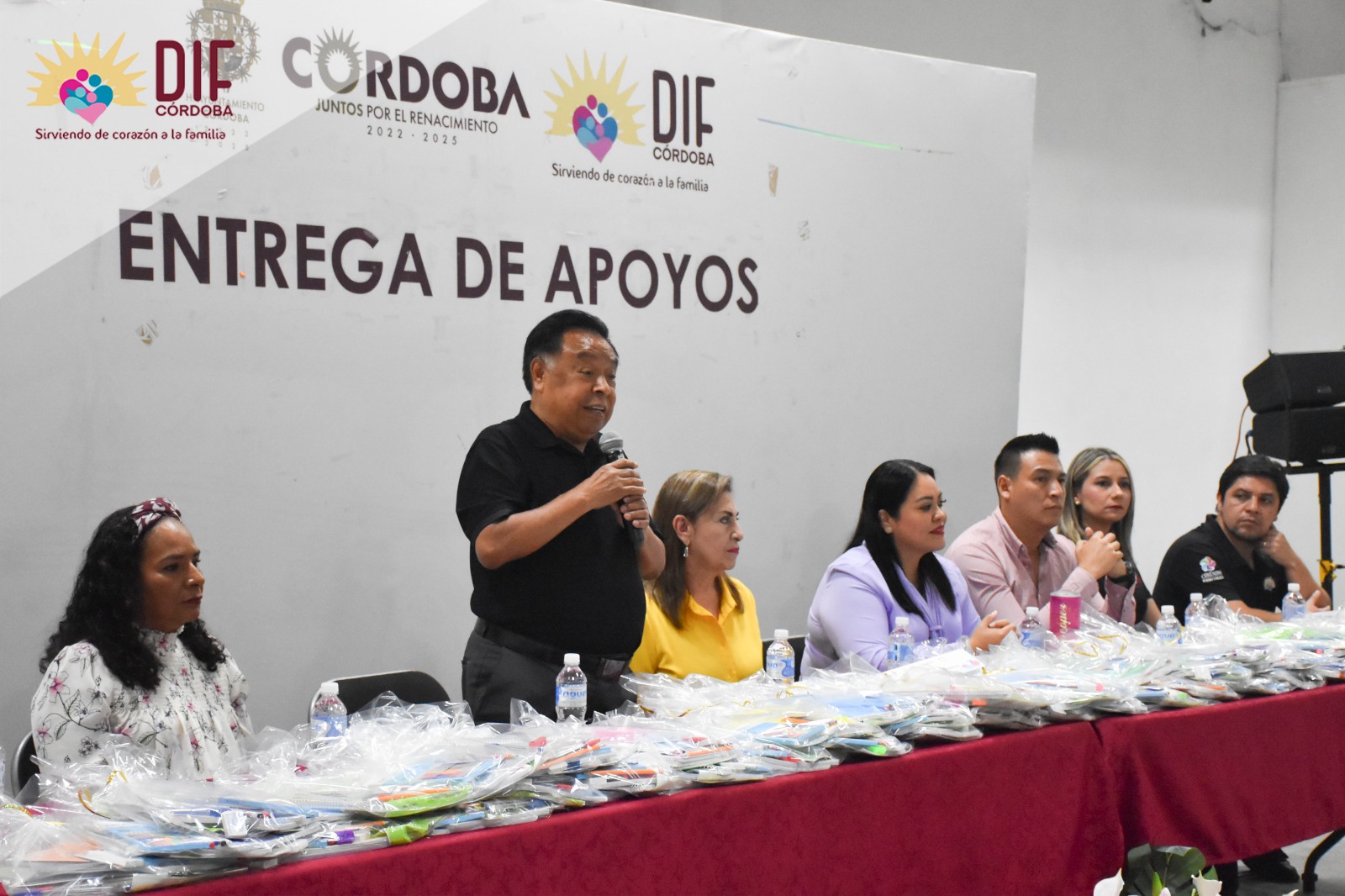 Realiza DIF Córdoba entrega de la campaña “Útiles de Corazón”